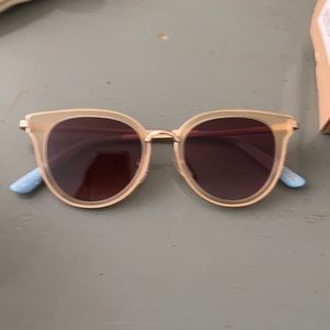 Brand new never worn Tom’s sunglasses